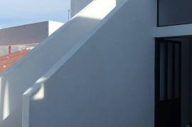 Refurbished 3 bedroom villa for sale with river view in Alvor