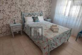 Refurbished 3 bedroom villa for sale with river view in Alvor