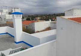 Refurbished 3 bedroom villa for sale with river view in Alvor