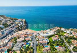 Algarve, villa with 4 independent studios, located in the center of the village of Carvoeiro, only 30 mt from the beach and local shops