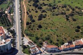 Plot of land for the construction of 12 apartments in Fonte Coberta, Lagos – Close to the Marina.