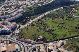 Plot of land for the construction of 12 apartments in Fonte Coberta, Lagos – Close to the Marina.