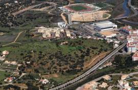 Plot of land for the construction of 12 apartments in Fonte Coberta, Lagos – Close to the Marina.