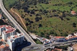 Plot of land for the construction of 12 apartments in Fonte Coberta, Lagos – Close to the Marina.