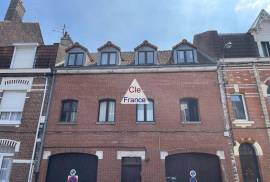 Large Property with Investment Opportunity