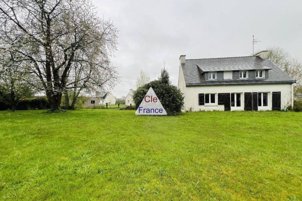 Detached Country House with Garden