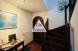 Detached Country House with Garden