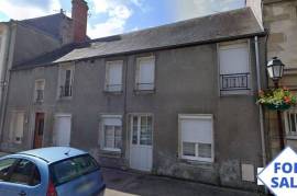 Town House with Neat Garden
