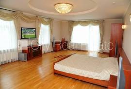 Detached house for rent in Riga district, 332.00m2