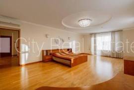 Detached house for rent in Riga district, 332.00m2