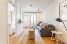 Madrid Heart: Classic & Modern Luxury Apartment