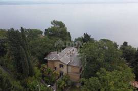 OPATIJA - unique Opatija villa with 2 comfortable apartments - 2ND ROW TO THE SEA!!!! - a total of 484m2