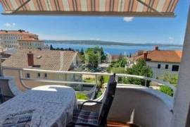 Crikvenica, two-room apartment in a prime location with parking