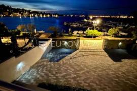 Zadar, Preko beautiful villa with apartments first row to the sea NKP 344 m2