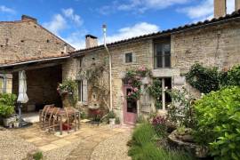 €125000 - Exclusive! Pretty 2 Bedroomed Cottage With Courtyard/Garden and Orchard