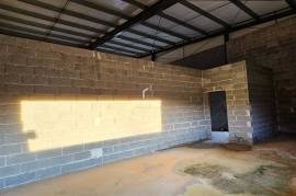 Warehouse with + 1600m2 in Seia