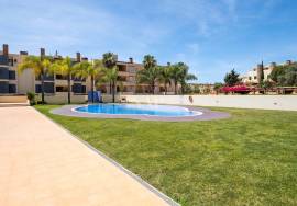 2 bedroom apartment in a private condominium with swimming pool, in Vilamoura