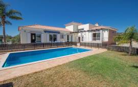 Fantastic 4 Bedroom for sale at São Brás de Alportel