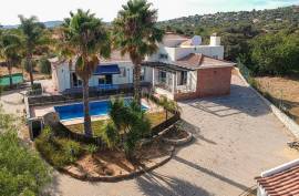 Fantastic 4 Bedroom for sale at São Brás de Alportel