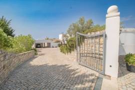 Majestic, countryside Quinta in Loule