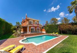 Prestigious Villa in Boavista Golf - Lagos For Sale