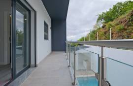 FAMÕES, YOUR PLACE! Space and Sophistication in a 4 Bedroom Villa, with 3 Suites and Wide View over the City