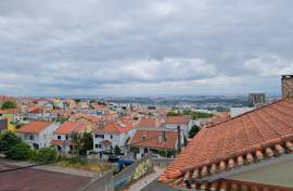 FAMÕES, YOUR PLACE! Space and Sophistication in a 4 Bedroom Villa, with 3 Suites and Wide View over the City