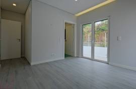 FAMÕES, YOUR PLACE! Space and Sophistication in a 4 Bedroom Villa, with 3 Suites and Wide View over the City