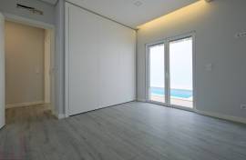 FAMÕES, YOUR PLACE! Space and Sophistication in a 4 Bedroom Villa, with 3 Suites and Wide View over the City