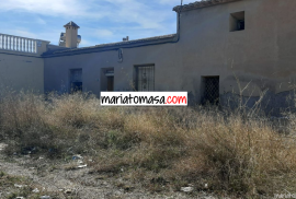 Two houses near ALICANTE AIRPORT to renovate