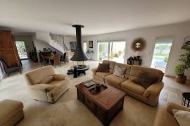 Superb Spacious Bastide-Style Villa Offering 195 M2 Of Living Space On 1000 M2 Of Land With Uninterrupted Views.