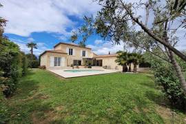 Superb Spacious Bastide-Style Villa Offering 195 M2 Of Living Space On 1000 M2 Of Land With Uninterrupted Views.