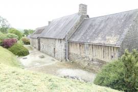 Traditional Country House with Garden