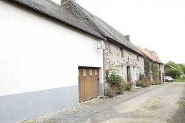 Traditional Country House with Garden