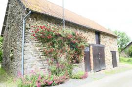 Traditional Country House with Garden