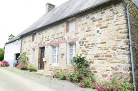 Traditional Country House with Garden