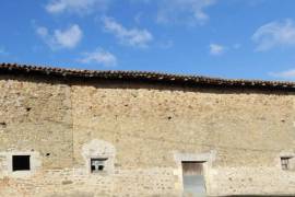 Barn to Renovate in the Countryside