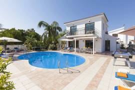 4 Bedroom Villa - Coral Bay, Paphos