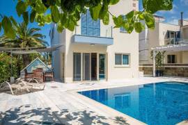 4 Bedroom Villa Walking Distance to The Beach - Coral Bay, Peyia, Paphos