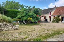 3 Bed House for sale in Châteaudun