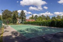 Osijek, surroundings, beautiful cottage with tennis court and children's playground