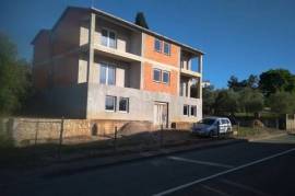 KRK, MALINSKA - Apartment house in the renovation phase, 5 separate units!