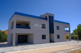 ZADAR, VIR - Interessante opportunità sull'isola di Vir, appartamento a 200 m dal mare! P2