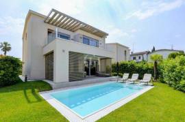 Exclusive villa in Sirmione: luxury and design on Lake Garda