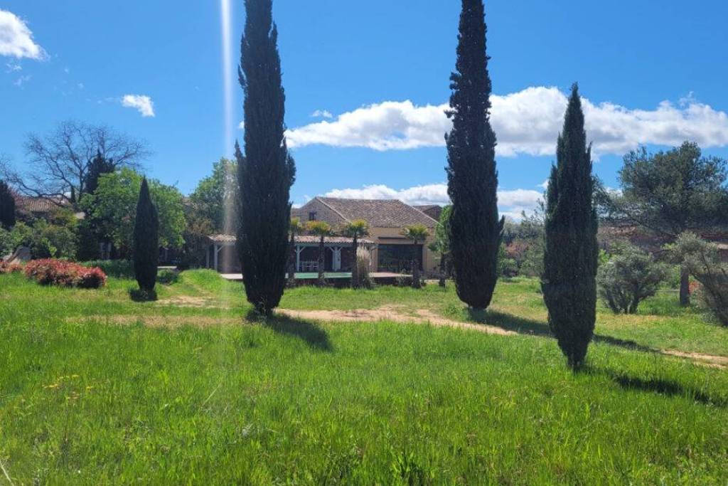 Superb Renovated Stone Property On 5560 M2 Of Land, With Gite, Main House, Swimming Pool And Breathtaking Views.