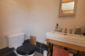 Charming Renovated Stone Building With 260 M2 Of Living Space, Landscaped Courtyard And Heated Swimming Pool. A Jewel In The Heart Of A Sought-After Village.