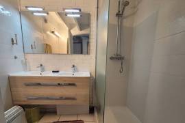 A Super Cosy Flat Facing The Etang In A Small Residence With Swimming Pool.