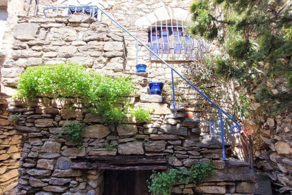 Lovely Cottage In a Wine-Growing Village, Sold Fully Furnished