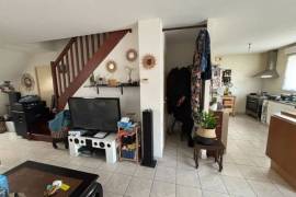 Detached House with Garden Detached House with Garden