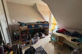 Detached House with Garden Detached House with Garden